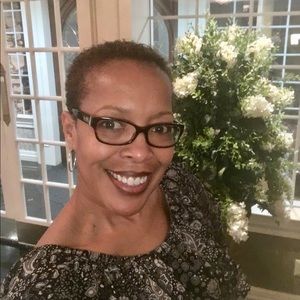 Meet your Posher, Cynthia